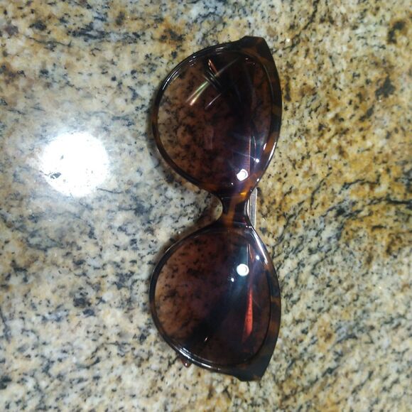 The Limited Hand Polished Modern Cat Eye Tortoise Full Rim Women's Sunglasses - Picture 11 of 13